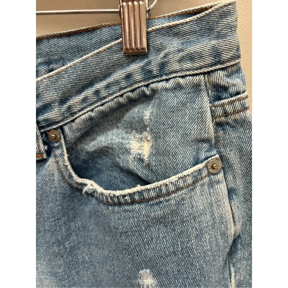 London fog 12 light wash distressed straight cut baggy Mom jeans no stretch ￼